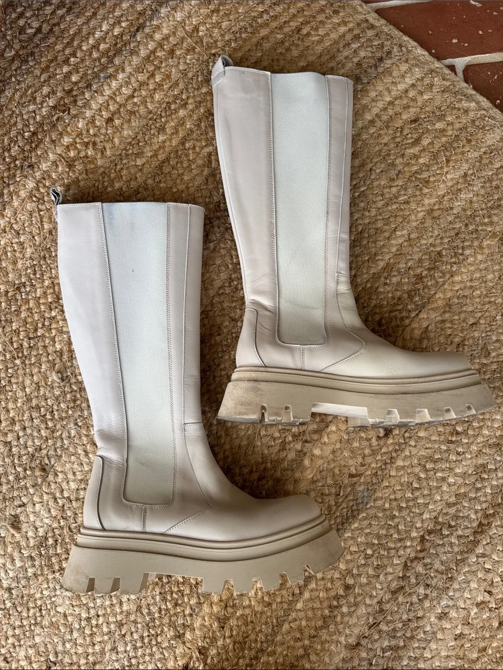 ALOHAS Go Getter Boots in Cream 41